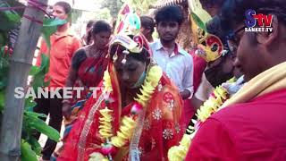 Odisha : Lady police constable conducts marriage of an orphan girl | Sanket Tv