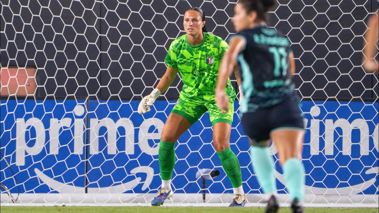 Marisa Jordan vs San Diego Wave FC  | Hy-Vee Save of the Match