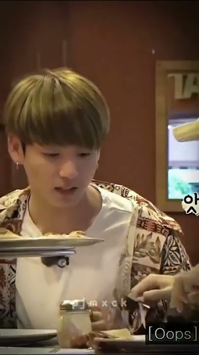 Tae loves pizza but pizza doesn't love Tae 🤣 (Cr. to pjmxck)