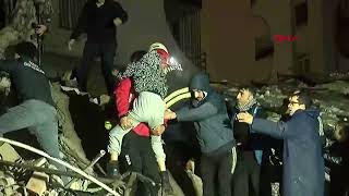 Kahramanmaraşta 7.7 Büyüklüğünde Deprem Diyarbakırda 9 Bina Çöktü