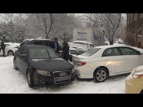 Video: Snowdrifts on the roads: rules of conduct on the road