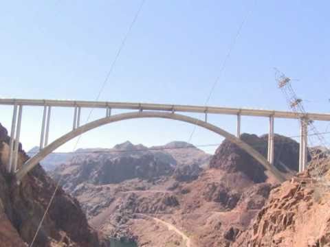 USA: Spektakulrer Brckenbau ber den Colorado