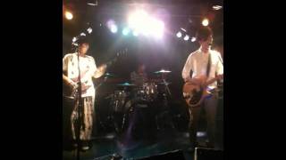 ABCDMAN　イコール　acidman