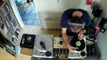 Vestax PDX 2000 + Vestax PMC 05 PRO 2 scratch freestyle Dj Nawyku , Huntingdon UK