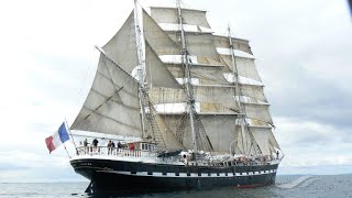 ОГО! Олімпійський вогонь пливе до Парижа! Ship arrives in Greece to carry Olympic flame to Paris