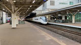 EMU3000 Series New Tzechiang Service 422 entering Xinzuoying Station