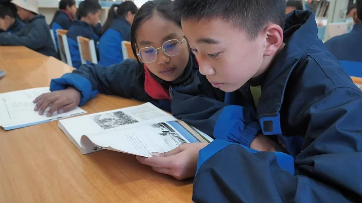 Book corners bring students in China's Tibet more choices of books - DayDayNews