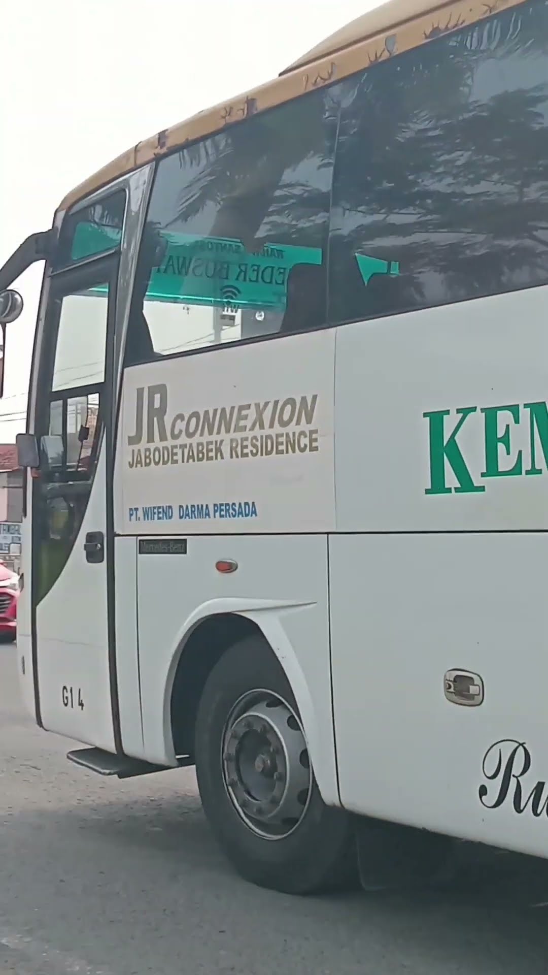 Bus Kemang Pratama: Mengantar Petualangan Anda dengan Kenyamanan dan Keamanan
