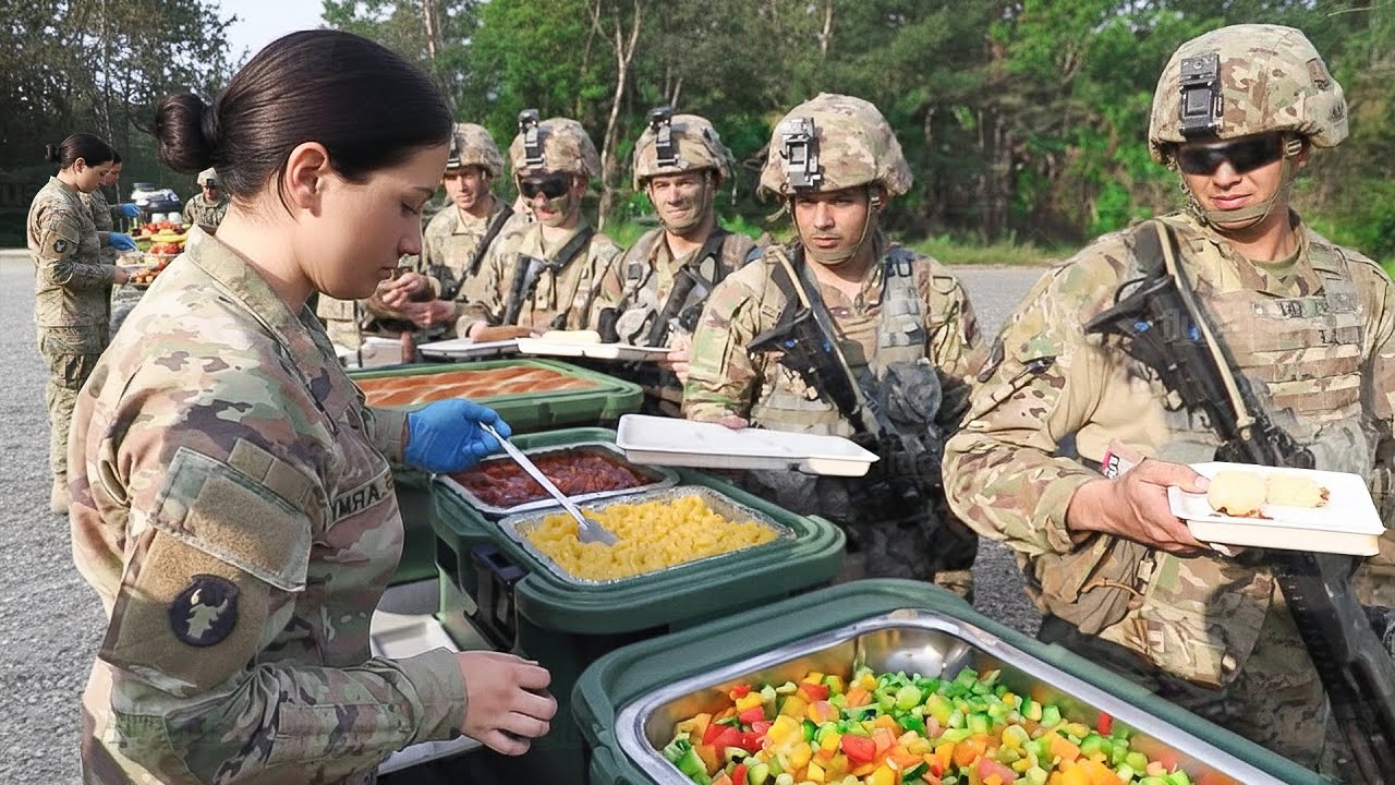 How The US Army Nourishes Thousands of Soldiers During Rush Hour in Forest
