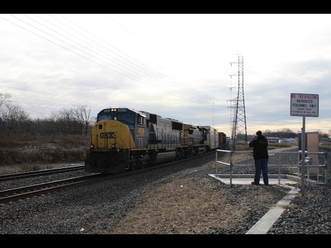 Rare YN2 SD70MAC leader and other CSX trains  @mattsteverfan7793