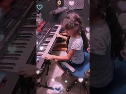 بنتي أجمل فرحتي