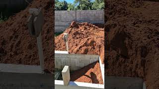 Conseguimos a terra para aterrar a fundação!!!