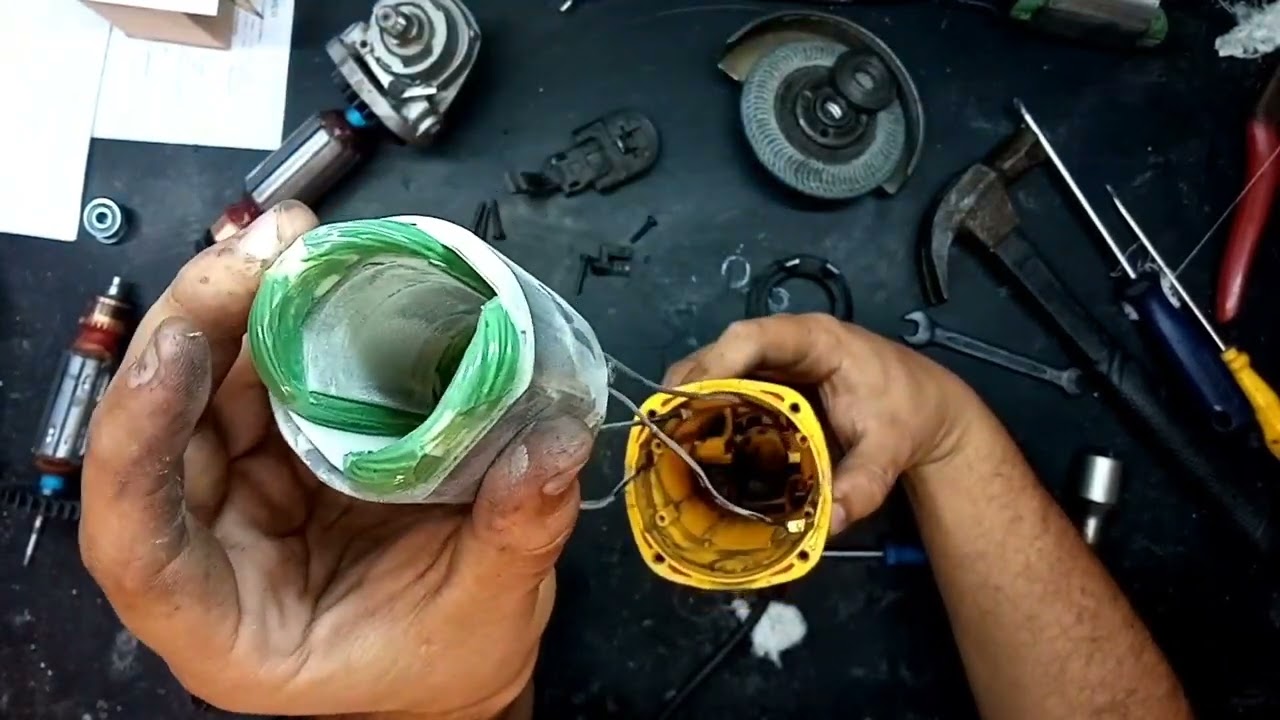 Esmerilhadeira Dewalt DWE 4120-B2 TIPO 10 e a troca das peças problemáticas