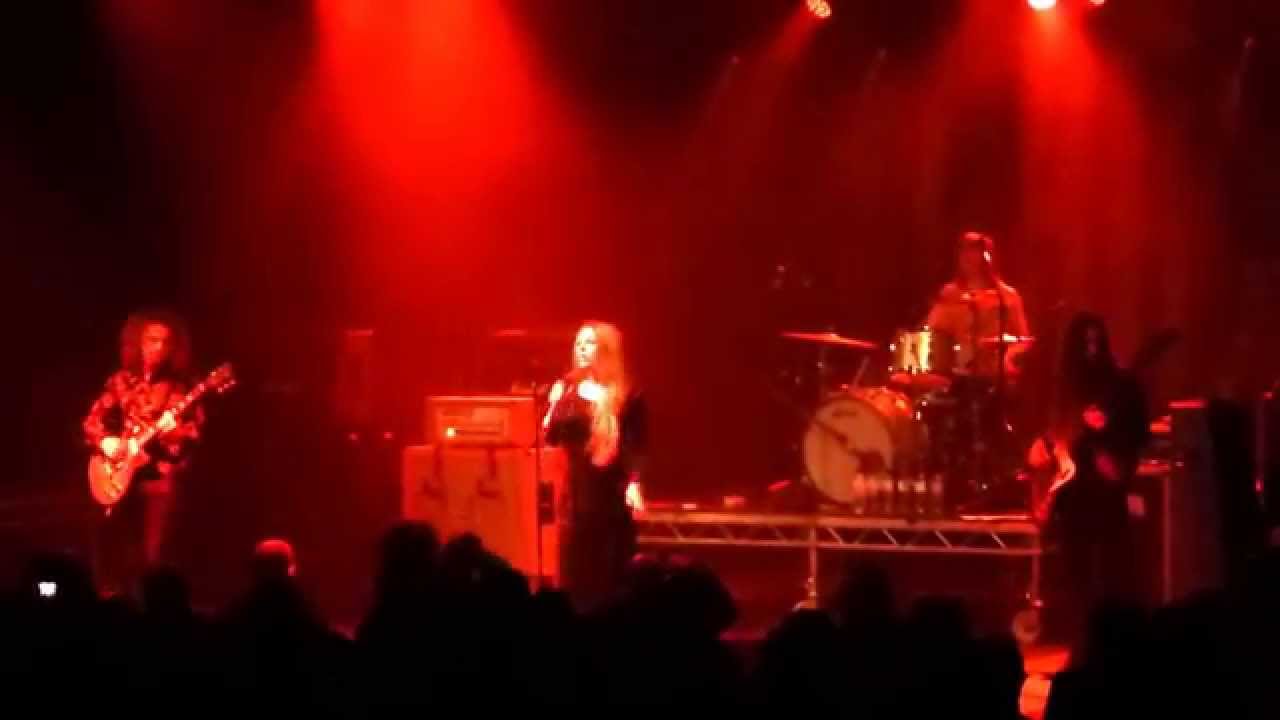 Guarda Blue pills, Hard Rock Hell, north wales, 15/11/14 su YouTube Guarda Blue pills, Hard Rock Hell, north wales, 15/11/14 su YouTube