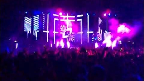 Armin Van Buuren @ Zoukout 2011