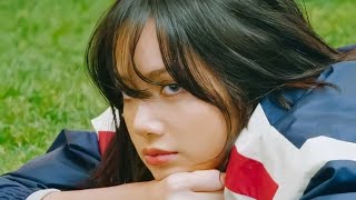BLACKPINK - LISA x ELLE KOREA (IMAGE) | EP.43 WITH LISA'S PHOTO COLLECTION screenshot 3
