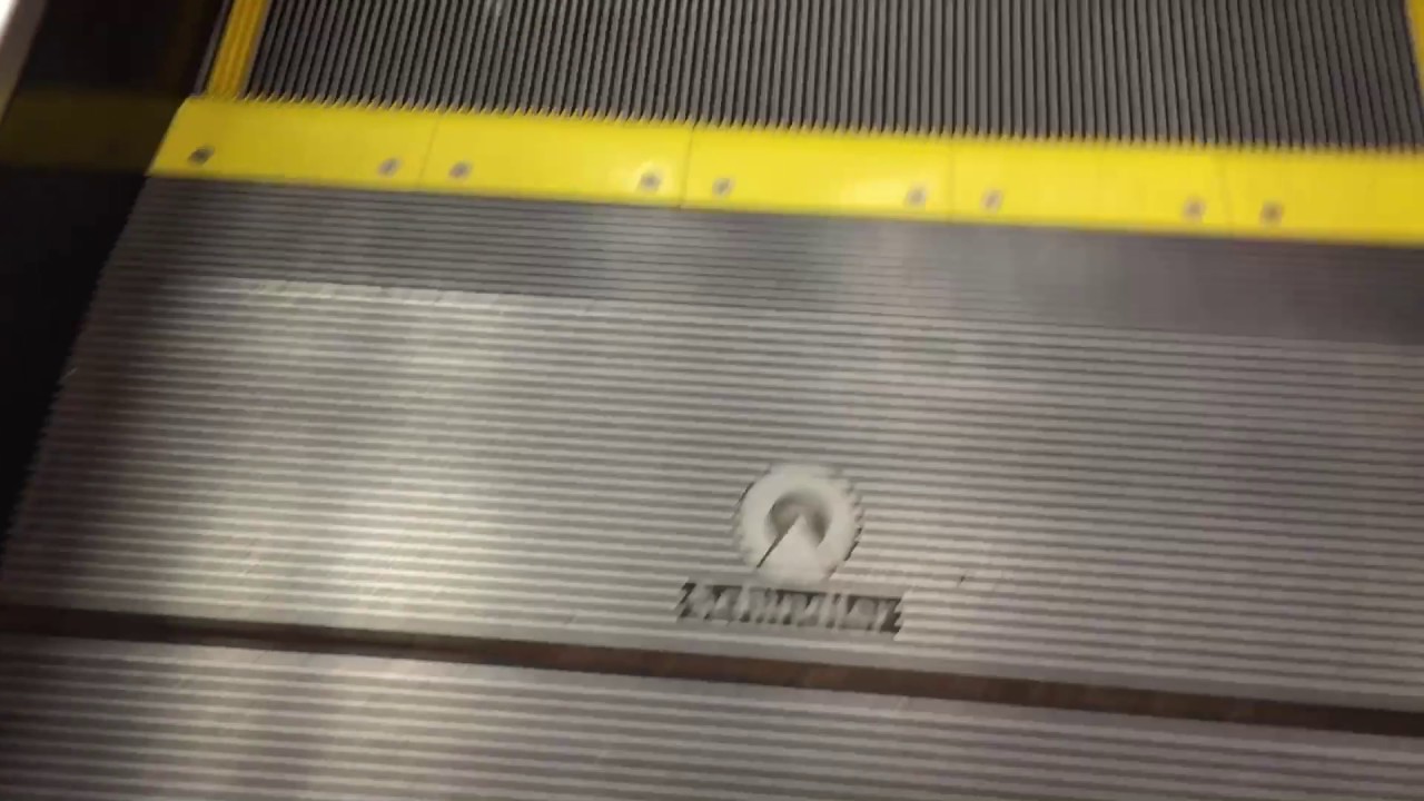 Saugus MA: = EPIC FAIL = Broken Schindler Escalators @ Sears, Square One Mall