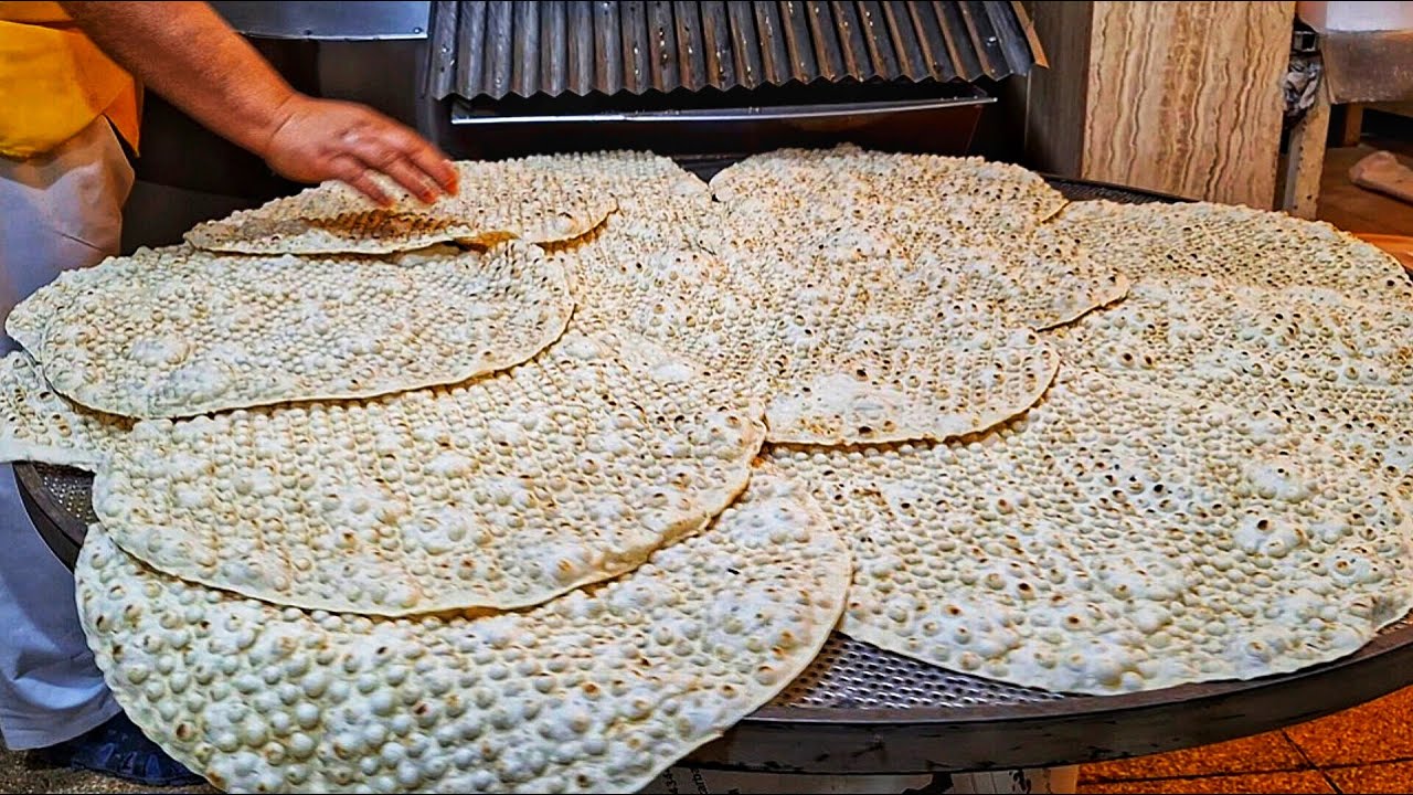 wow!!Baking 5600 lavash breads in one day Baking lavash in an Iranian