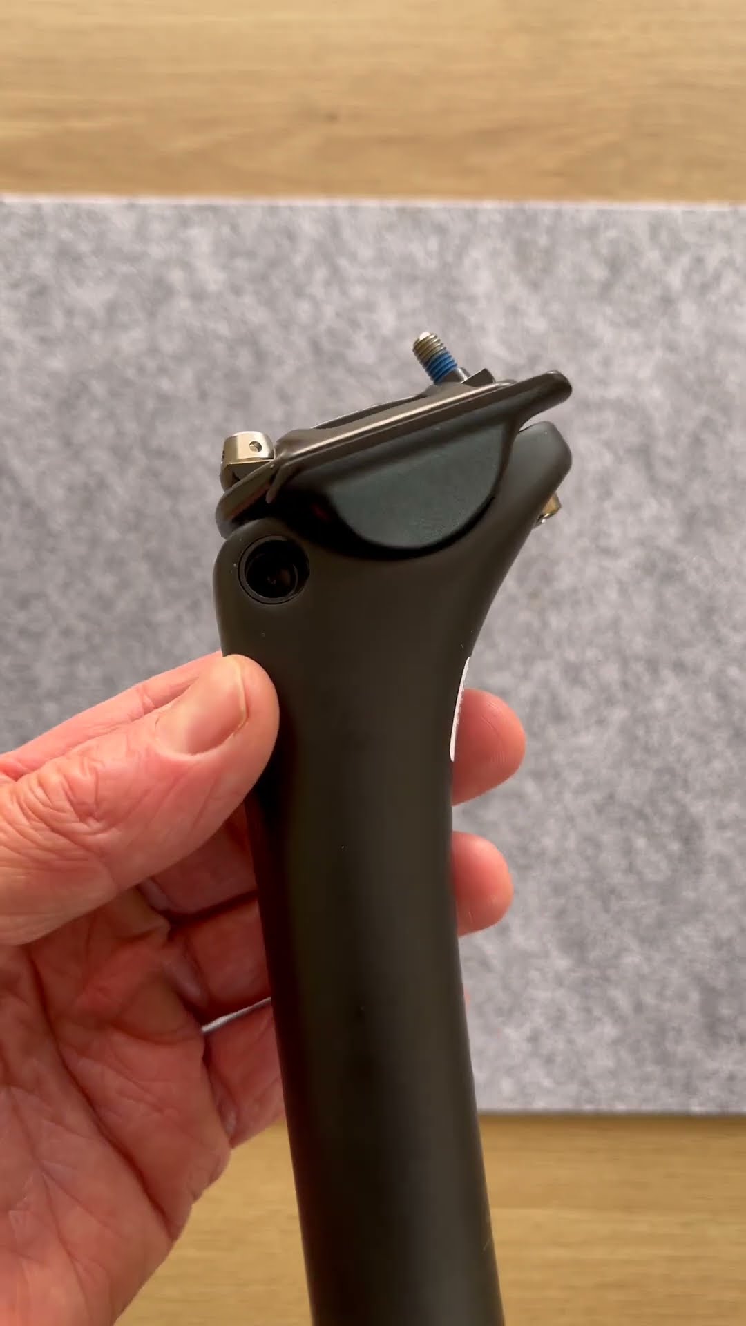 Roval Alpinist シートポスト27.2mm X 300mm 28121-370_CMPNT_ROVAL-ALPINIST
