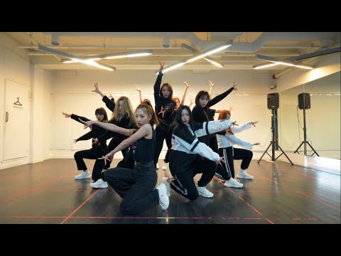 이달의 소녀 (LOONA) \