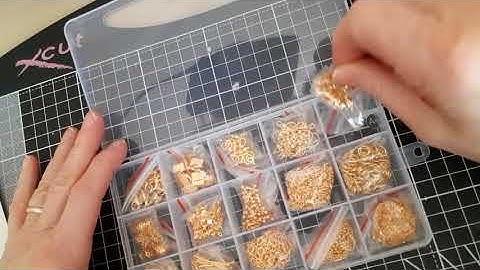 Unboxing Beebeecraft goodies. Come and see what I got.