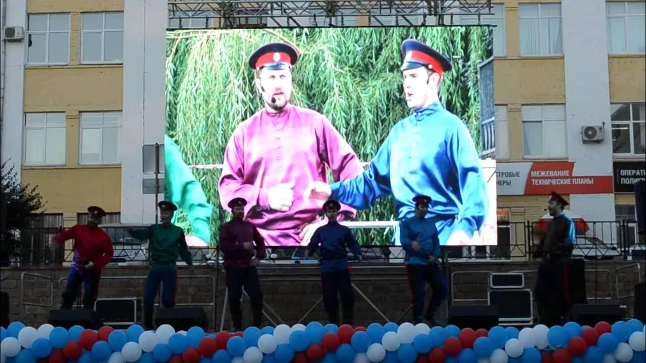 Песня шел со службы казак молодой слушать. Шёл со службы казак молодой. Гуляй казак. Шёл со службы казак. Душа казака.