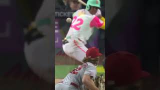 Juan Soto makes a baseball disappear 🪄