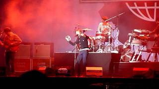 Kaiser Chiefs live at Southside 2011