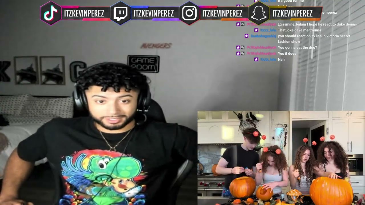 PUMPKIN CARVING and HALLOWEEN BAKING CHALLENGE! - Kalogeras Sisters | REACTION!