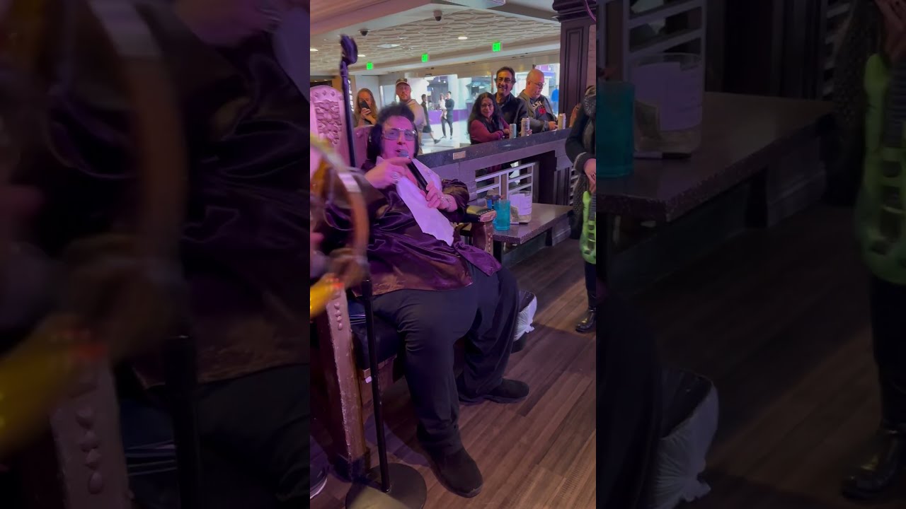Big Elvis Harrah s Las Vegas YouTube Big Elvis Harrah s Las Vegas YouTube