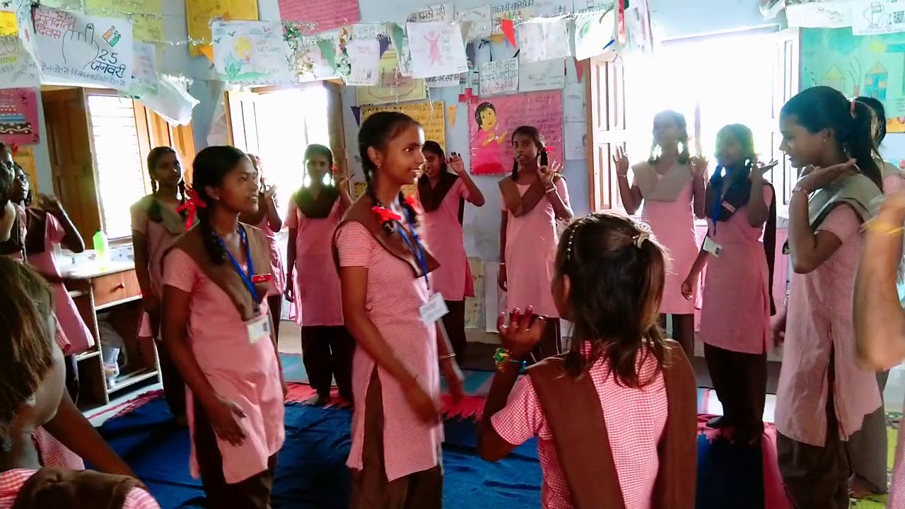 Beautiful beautiful....... Cleanliness activity by Meena manch girls