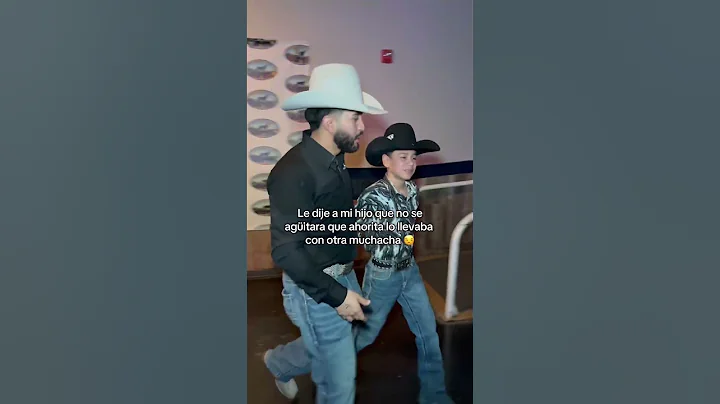 Alguien quiere bailar con mi hijo ?🥹 #baile #hijo #desmadre #ambiente #nortena #huapango