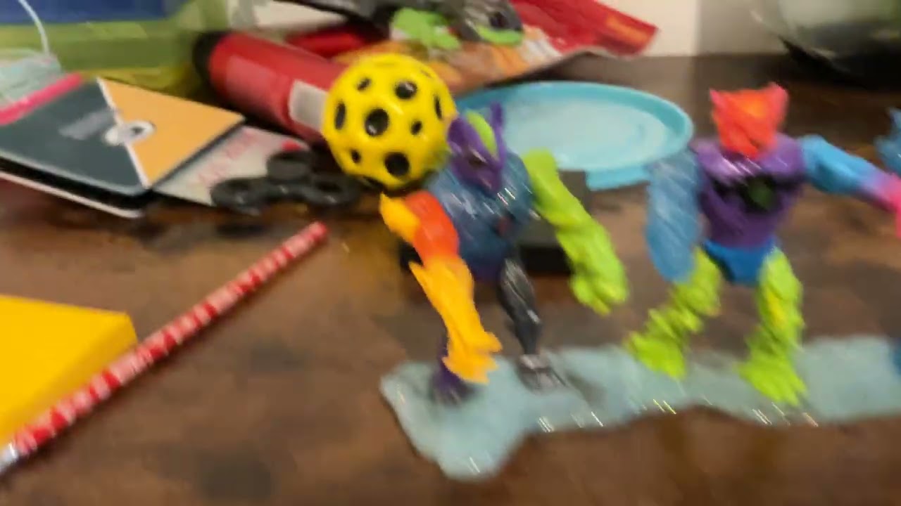 MR. BEAST LOOK I HAVE YOUR TOYS