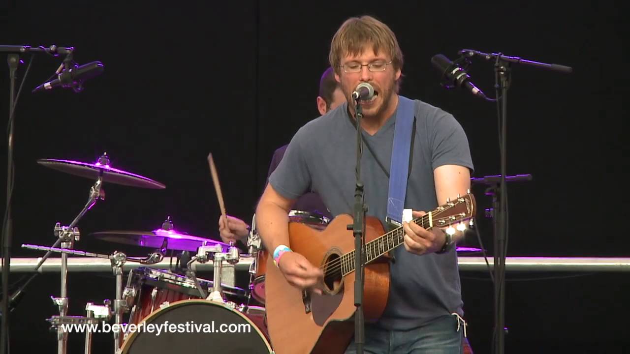 Dan ster at Beverley Folk Festival 2016 YouTube