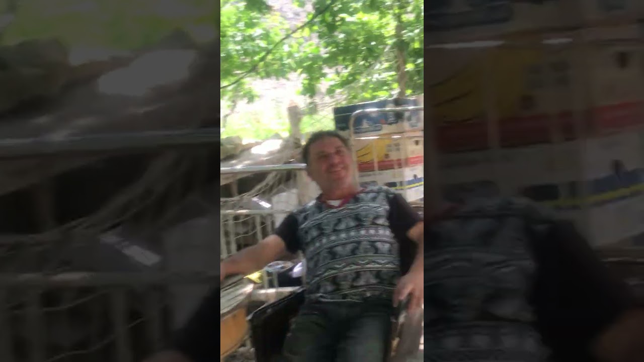 TOUR  In Armenia sa ra ng Apple,Berries,cherries,plum,apricot.