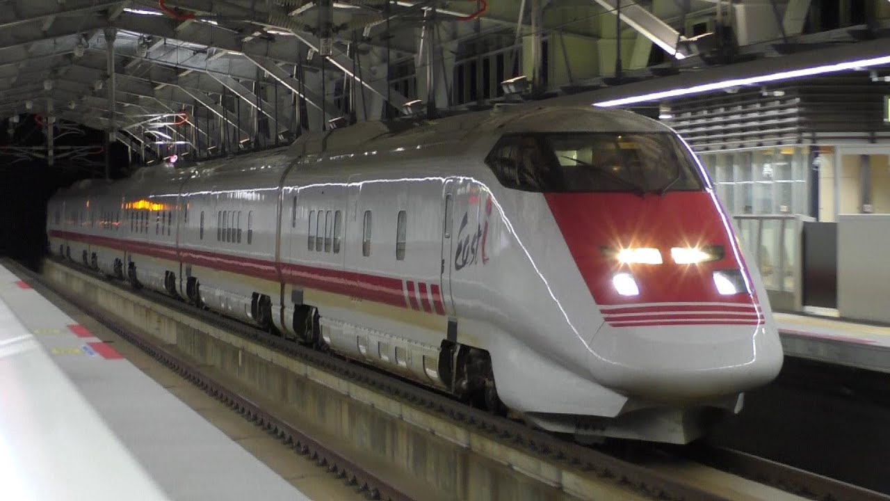 2016年8月23日　北陸新幹線　黒部宇奈月温泉駅　イーストアイ　East-i　（E926形）　到着＆発車