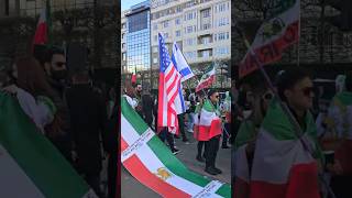 Iranians #March holding #Trump posters #london #police #kensingtonpalace #iranisraelwar #pinac
