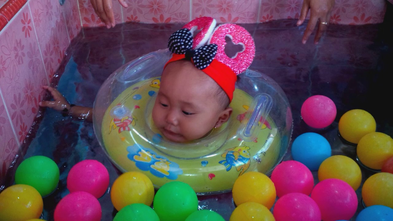 Baby Spa Baby Massage Baby Swim Klinik Dr Johan Solo YouTube