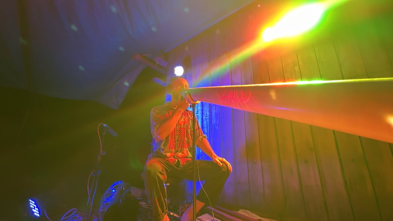 Frog Lake – Didgeridoo summoning the Frogs | Holodrone Live - YouTube