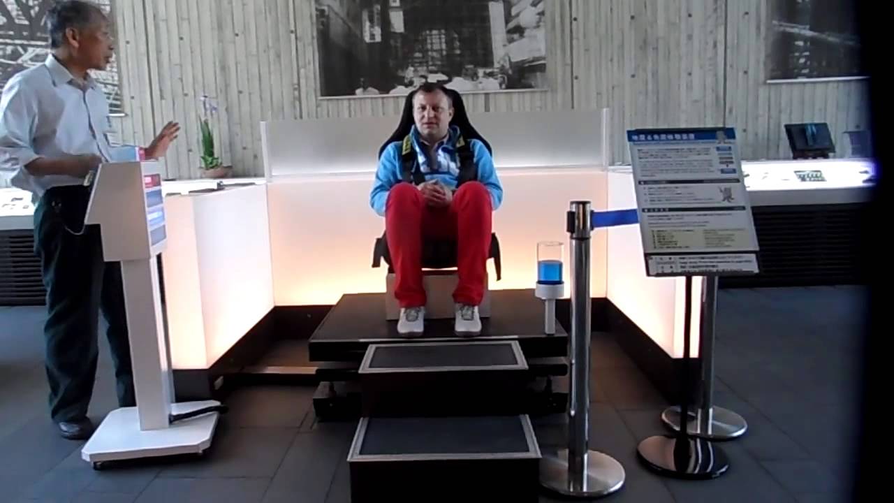 Earthquake simulator - Nara/Japan. - YouTube