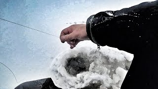 ДУМАЛ ЗАЦЕП А ОН ОЖИЛ Рыбалка в Якутии Первый лед 2021 2022 8
