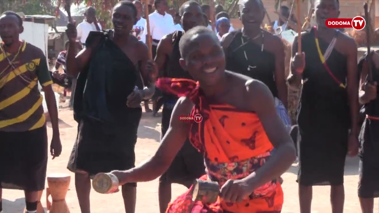 HIVI NDIVYO KABILA LA WAGOGO WANAVYOTAMBIKA// WAMWAGA DAMU