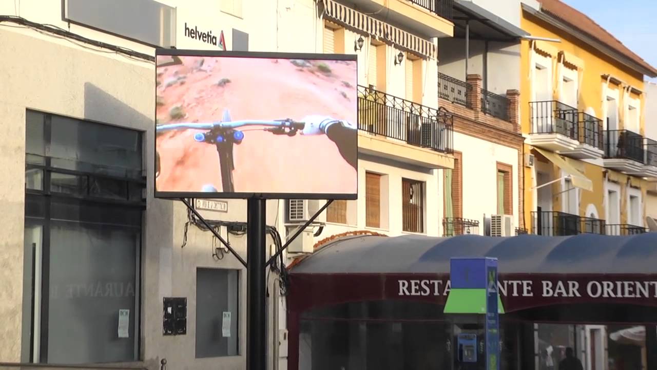 PUBLICIDAD EN PANTALLA LED GIGANTE EXTERIOR HD YouTube