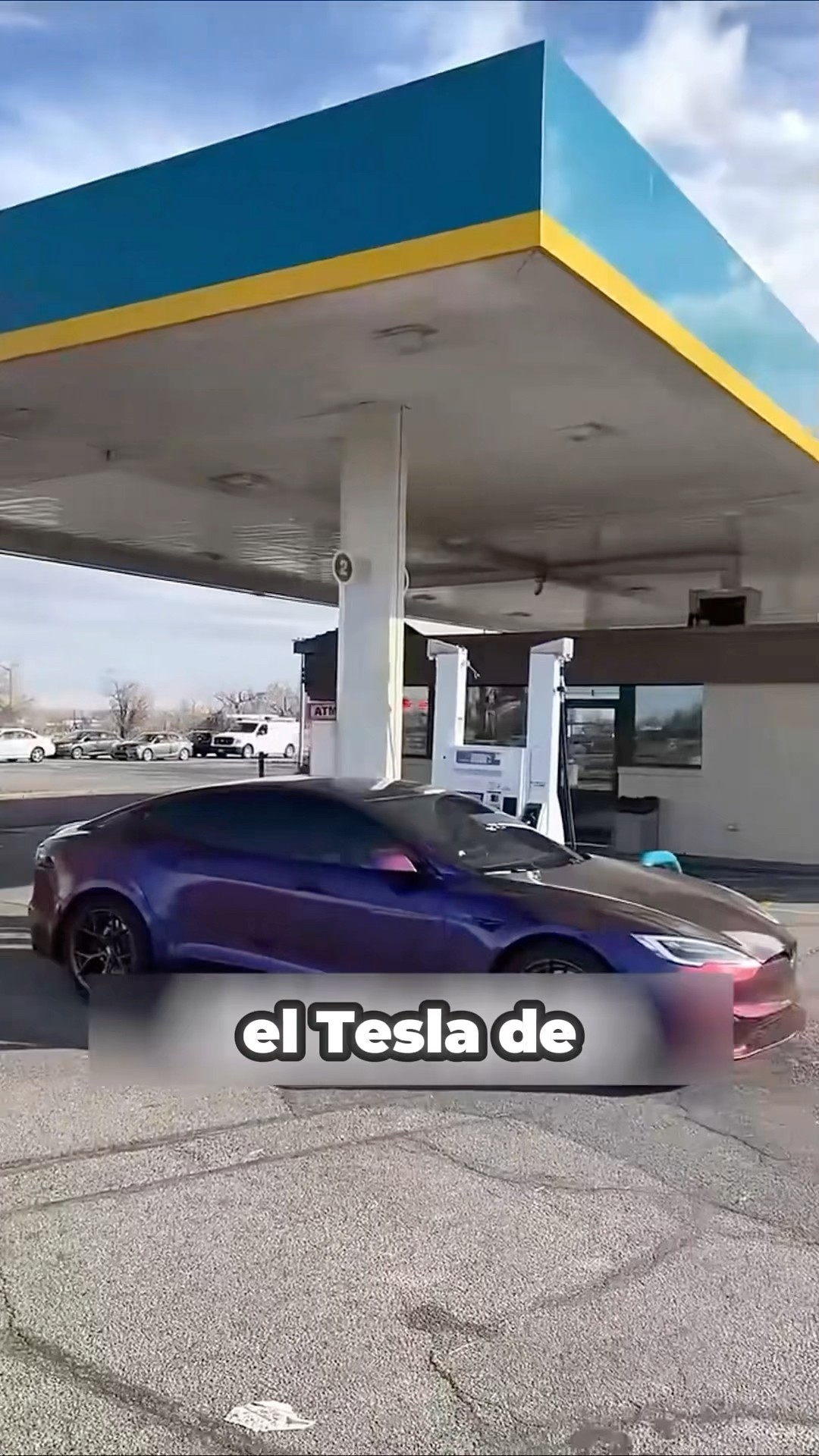 El TESLA de este hombre NO tenía ENERGÍA??