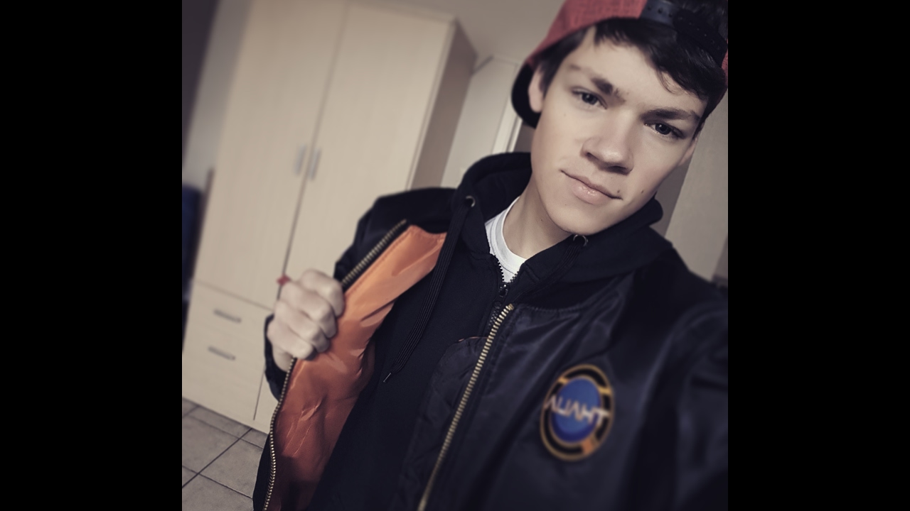 Logic bomber jacket black Clearance