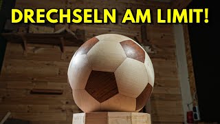 Fußball aus Einzelteilen gedrechselt *Wahnsinn*