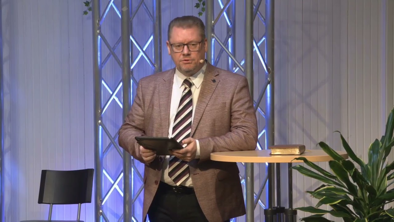 Kiitollisuuden siunaus ja kiittämättömyyden kirous - Petri Mäkilä