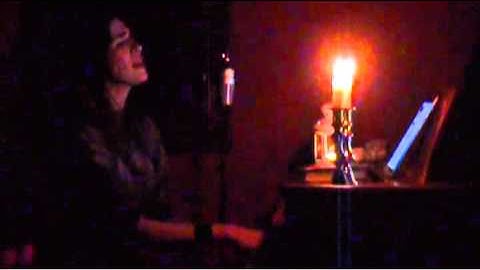 Imogen Heap - "Lifeline" first ever acoustic performance (heapsong1)