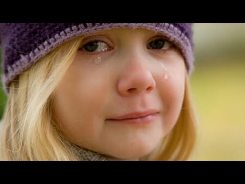 Videó: Hogyan lehet abbahagyni a sírást, ha nagyon ideges vagy: 15 lépés
