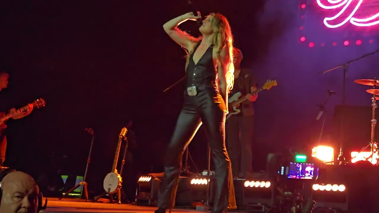 Not At This Party - Dasha(Live @ Glasgow 5th Oct 2025)